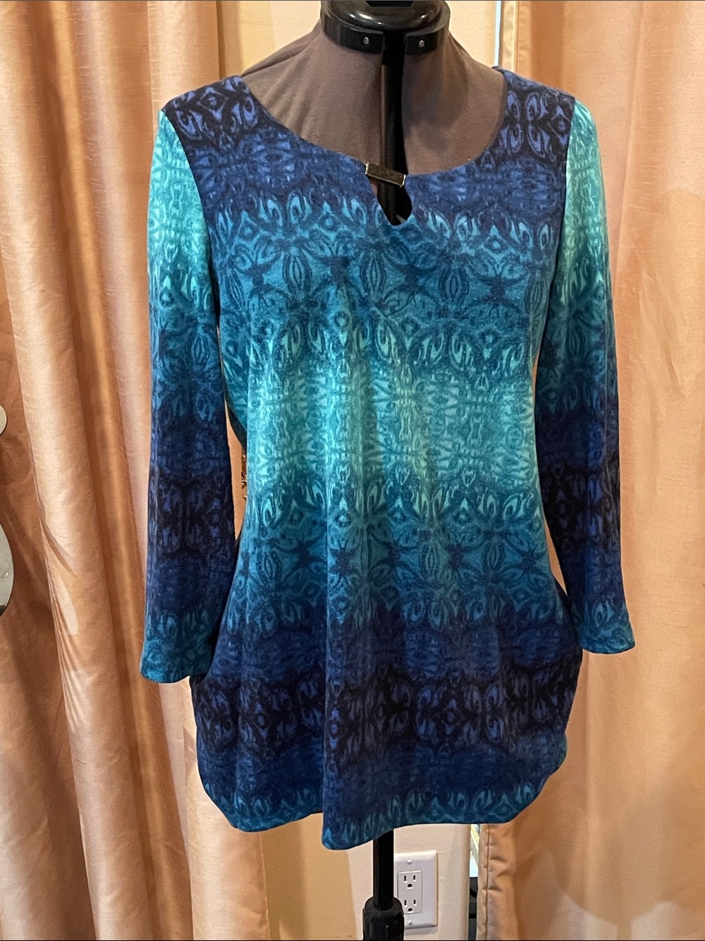new directions Teal and Navy Ombre Long Sleeve Tunic (s)